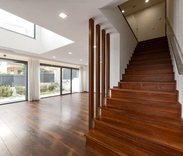 3 Bedroom House with parking, Atiba, Cascais - Photo 1