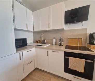 2 pièces - Meublé - 42,17 m² - 1er étage - Colocation non autorisée - Photo 1