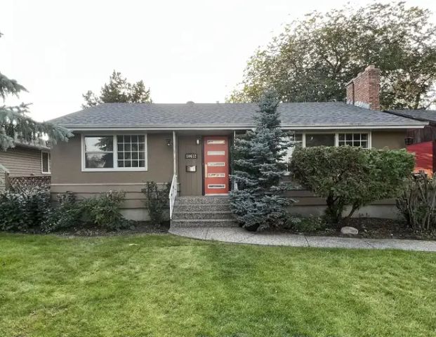 Lovely Bungalow in Grovenor | Edmonton - Photo 1