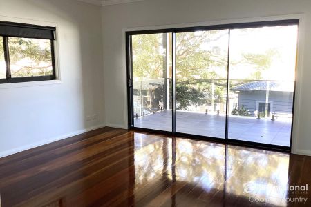 Modern 3 Bedroom Townhouse - Photo 3