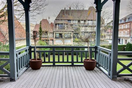 Magnifique propriété à la location saisonnière en plein coeur de Deauville - Jardin - Proche mer - Photo 3