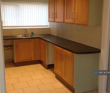 3 bedroom terraced house to rent - Photo 3