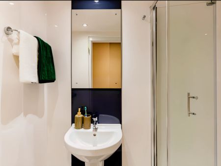 Standard Ensuite - Photo 5