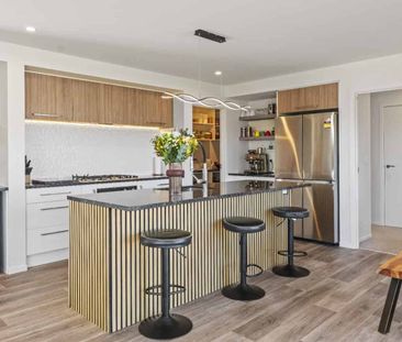 Stylish Four-Bedroom Living in Wharewaka - Photo 2