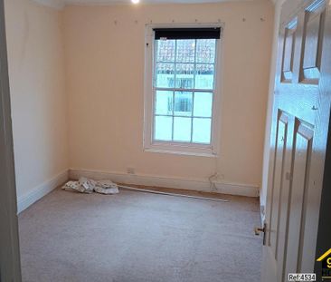 2 bedroom maisonette to rent - Photo 3