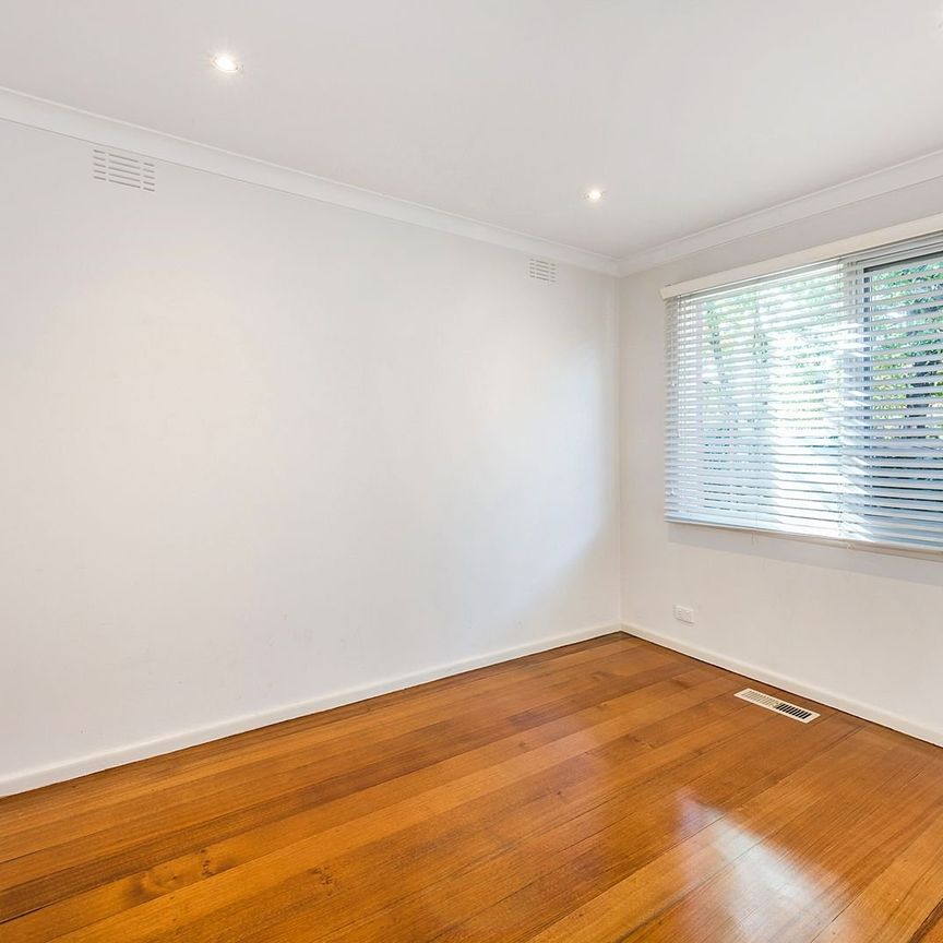 Spacious Light Filled Villa - Photo 1