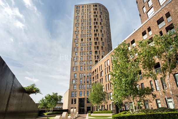 Roosevelt Tower, 18 Williamsburg Plaza, E14 9NW - Photo 1
