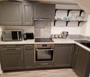 Room in a Shared House, Harold Place, LS6 - Photo 4