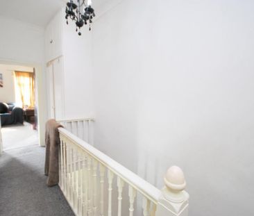 3 bedroom end of terrace house to rent - Photo 2