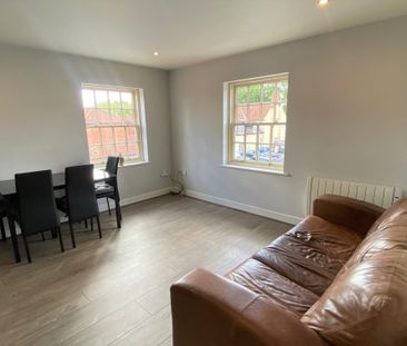 High Street, Doncaster, Bawtry - Photo 1