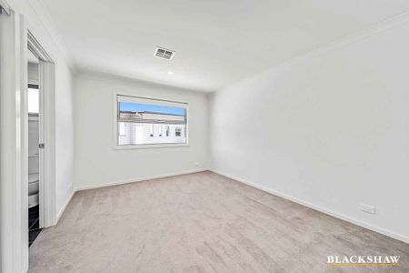 2 STORY TOWNHOUSE - Photo 3