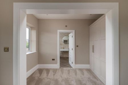 6 bedroom detached house to rent - Photo 5