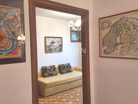 Tuż przy metrze - Photo 3