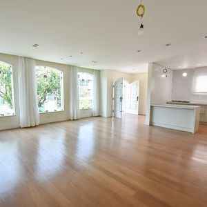 Casa para alugar com 330m², 5 quartos e 3 vagas - Foto 3