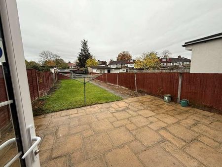 Allendale Road, Greenford, UB6 - Photo 5