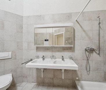 Moderne 4.5 Zimmer Wohnung mit grossem Balkon - Foto 4