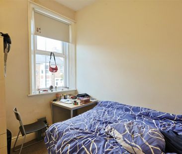 3 bedroom Student Flat to rent in Warwick Street, Heaton, Newcastle... - Photo 3