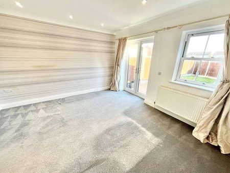 York Mews, Great Wakering, Southend-on-sea, Essex, SS3 - Photo 2