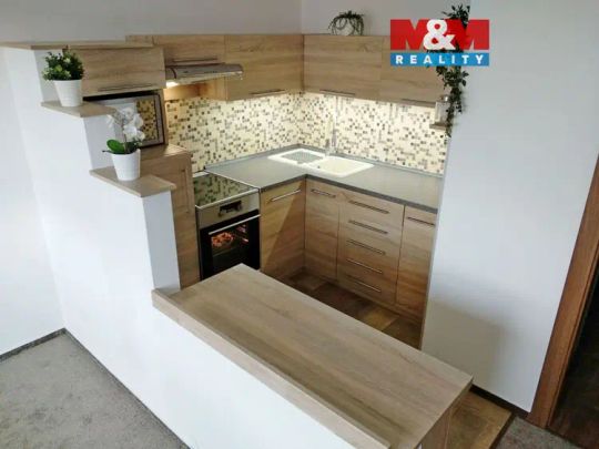 Pronájem bytu 1+1 v České Lípě, ul. Zhořelecká - Photo 1