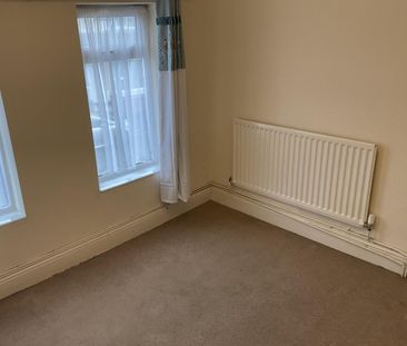 3 bedroom house - end terrace to rent - Photo 4