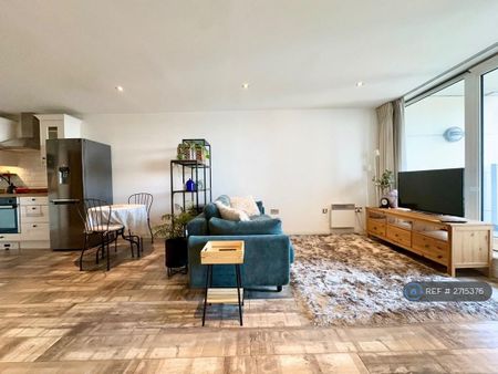 1 bedroom flat to rent - Photo 5