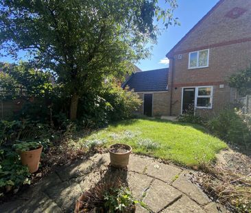 2 bedroom semi-detached house to rent - Photo 6