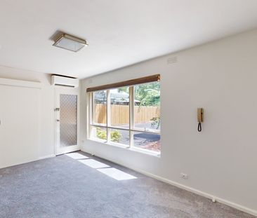 One bedroom apartment in sought after tree lined location! - Photo 5