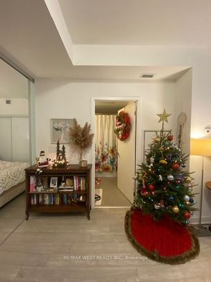 Riverside Square Lofts 15-45 , #1202 - Photo 1