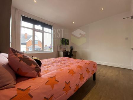6 bedroom terraced house to rent - Photo 3