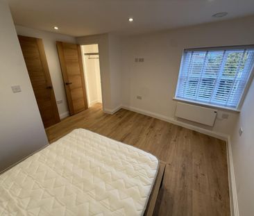 1 bedroom Flat To Let - Photo 5