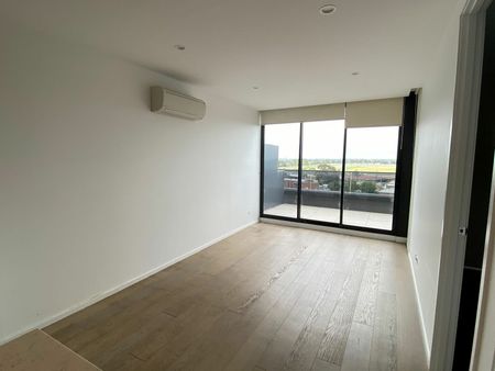 Modern Living in the Heart of Malvern East - Photo 3