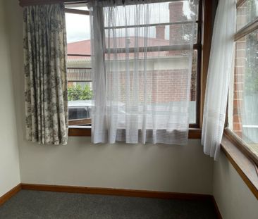 Family Living - Photo 3