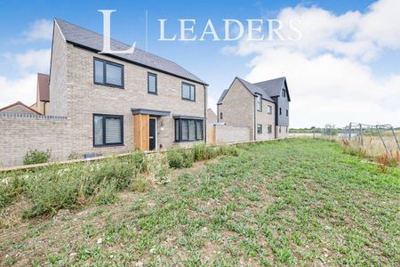 4 bedroom detached to rent Longhorn Close, Northstowe - Photo 3