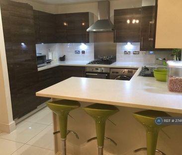 3 bedroom semi-detached house to rent - Photo 6