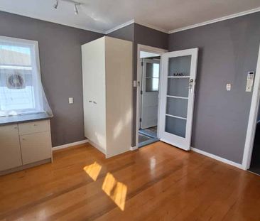 Family home with a big yard! - Photo 2