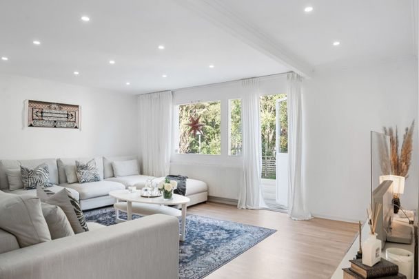 Idtjärnsgatan, Angered - Photo 1