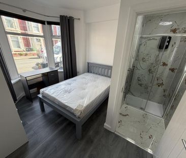 6 bedroom terraced house to rent - Photo 1