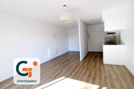 A LOUER STUDIO 35.85M² - MONT SAINT AIGNAN - Photo 3