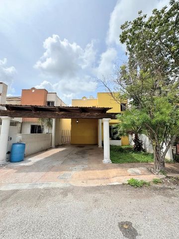 CASA EN PRIVADA DE 3 HABTS + CUARTO DE SERVICIO + PANELES SOLARES. CHUBURNA, MID - Photo 2