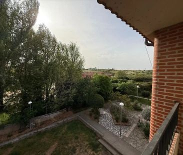Piso de alquiler en Juan Pablo II, Tejares - Chamberí - Alcades - Photo 2