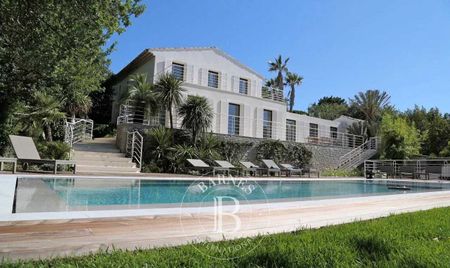 SAINT-TROPEZ - CENTRE VILLAGE - 10 CHAMBRES - PISCINE - Photo 4