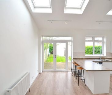 4 bedroom terraced house to rent - Photo 1