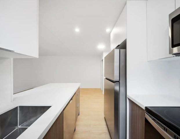 CA Gorgeous 2 Bedroom East York Apartments! - Photo 1