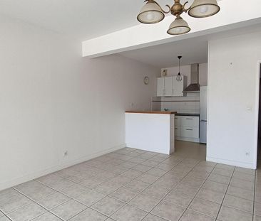 Location Appartement 2 pièces 67m² CHATEAUROUX 36000 - Photo 3