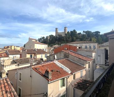 CHATEAURENARD - Appartement avec 2 chambres, bureau et terrasse., - Photo 2