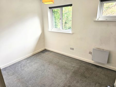 2 bedroom mid-terrace to rent Summertrees Court, Ashley - Photo 5