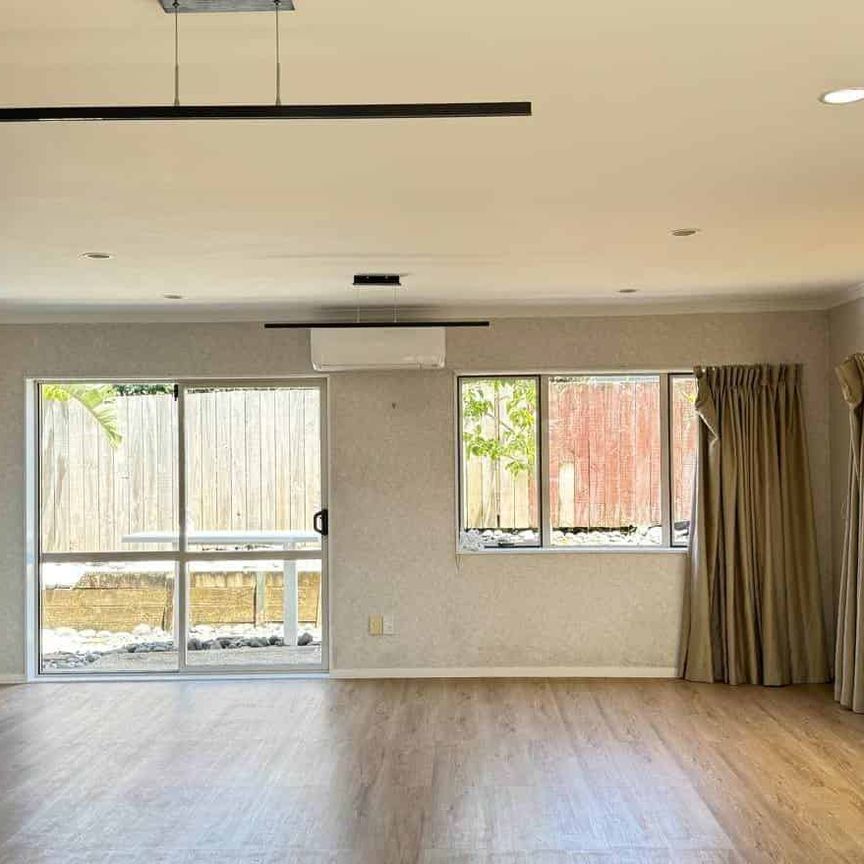 4 BEDROOMS FAMILY HOME IN NEW LYNN - Photo 1