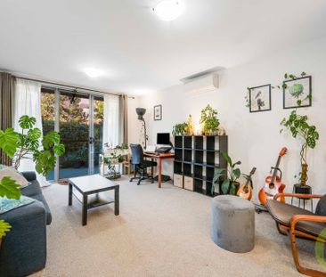 Modern Courtyard Living with Resort - Style Perks – Walk to Westfie... - Photo 3