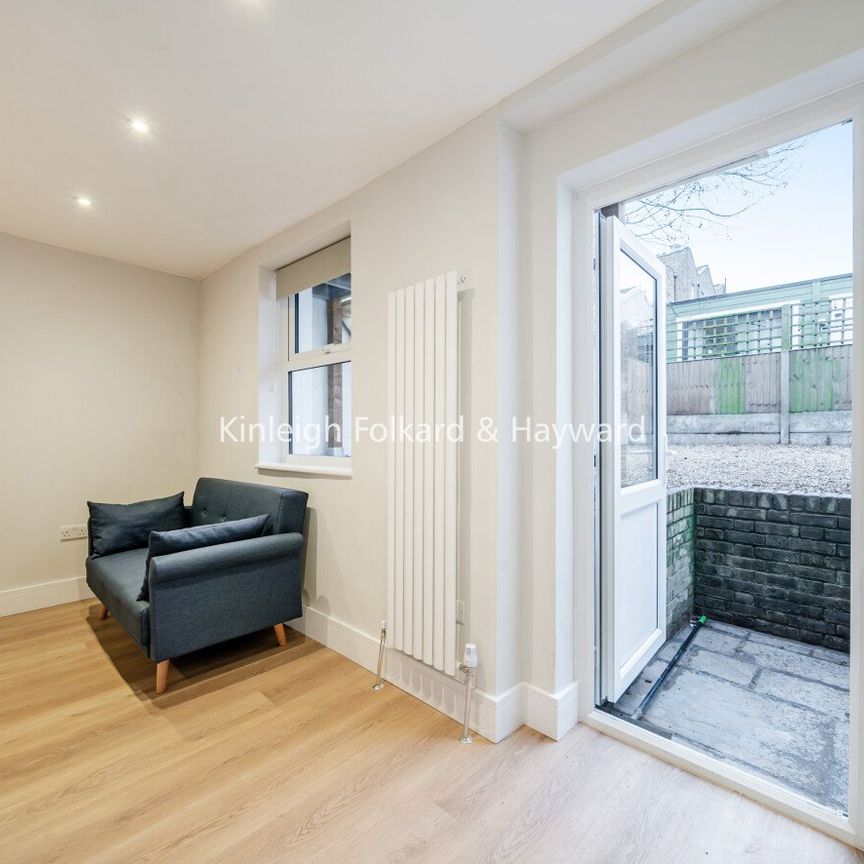 Uxbridge Road, London, W12 - Photo 1