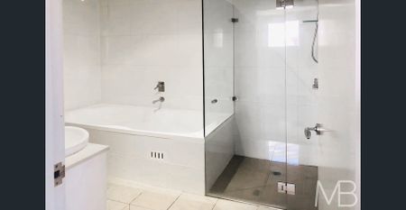 TRANQUIL YET CONVINIENT TOWNHOUSE - Photo 3